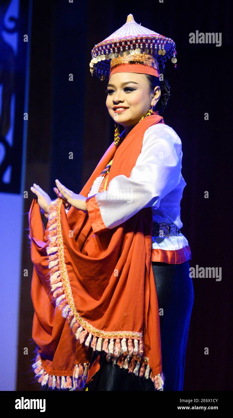 la culture de bidayuh danse au village culturel de Sarawak à Kuching Malaisie Banque D'Images