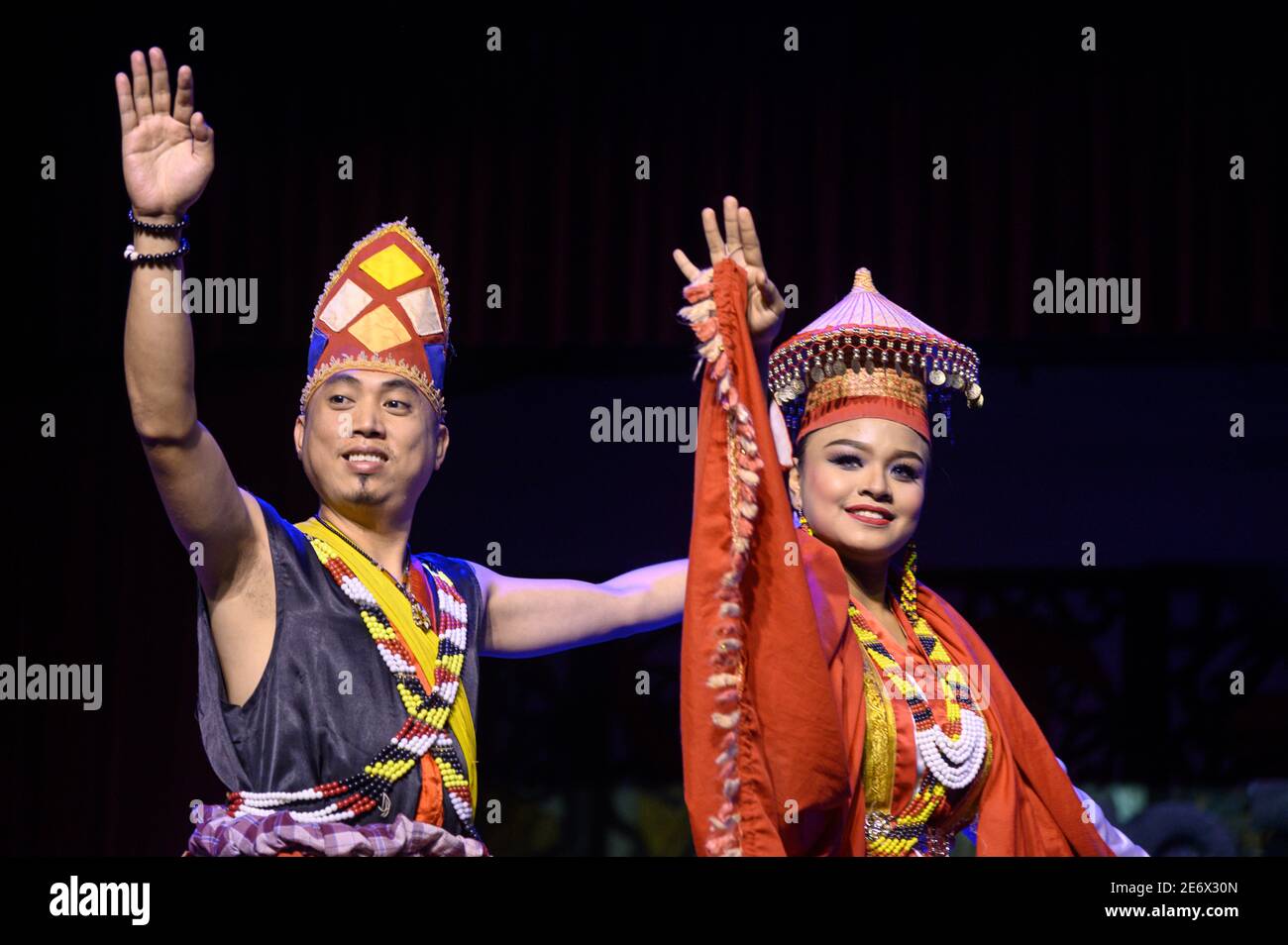 la culture de bidayuh danse au village culturel de Sarawak à Kuching Malaisie Banque D'Images