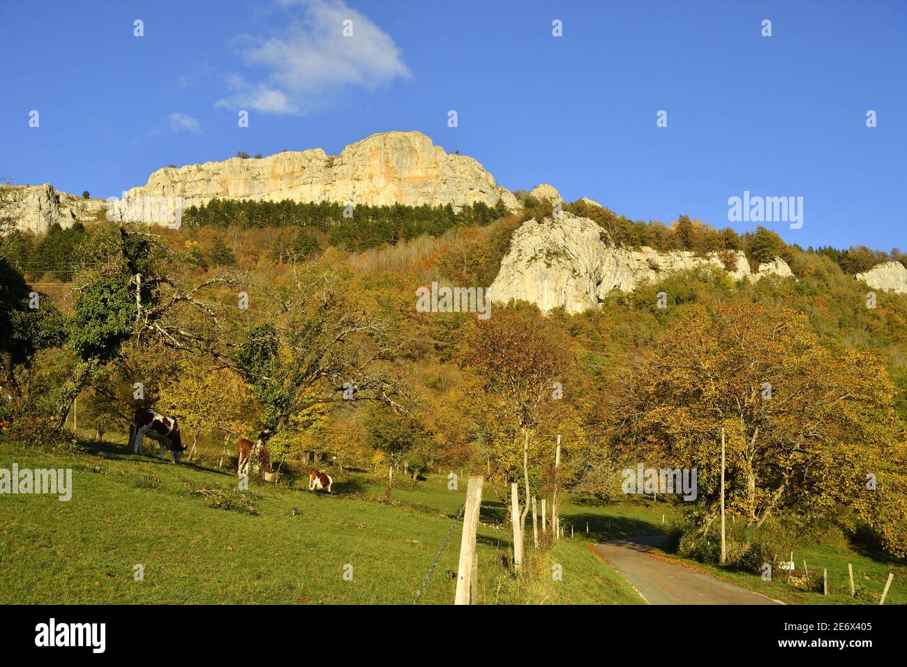 France, Doubs, Mouthier haute Pierre, vue sur la vallée de la Loue, Roche de Hautepierre Banque D'Images