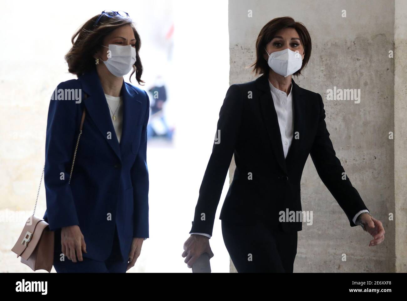 Rome, Italie. 29 janvier 2021. Anna Maria Bernini et Mariastella Gelmini arrivent pour des entretiens avec le Président italien Sergio Mattarella au Palais Quirinale à Rome, Italie, le vendredi 29 janvier 2021. La démission du Premier ministre italien Giuseppe Conte a déclenché une nouvelle série de complots et de négociations dans l'arrière-salle alors que la pandémie fait rage et que les tanks économiques. Photographe: Alessia Pierdomenico/Bloomberg crédit: Agence de photo indépendante/Alamy Live News Banque D'Images