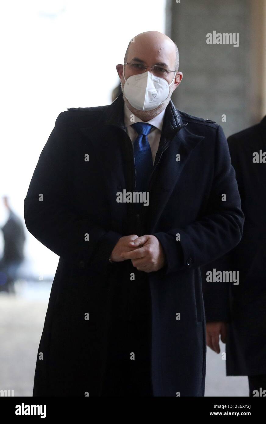 Rome, Italie. 29 janvier 2021. Vito Crimi, chef par intérim de Five Star, centre, arrive pour des entretiens avec le président italien Sergio Mattarella au Palais Quirinale à Rome, Italie, le vendredi 29 janvier 2021. La démission du Premier ministre italien Giuseppe Conte a déclenché une nouvelle série de complots et de négociations dans l'arrière-salle alors que la pandémie fait rage et que les tanks économiques. Photographe: Alessia Pierdomenico/Bloomberg crédit: Agence de photo indépendante/Alamy Live News Banque D'Images