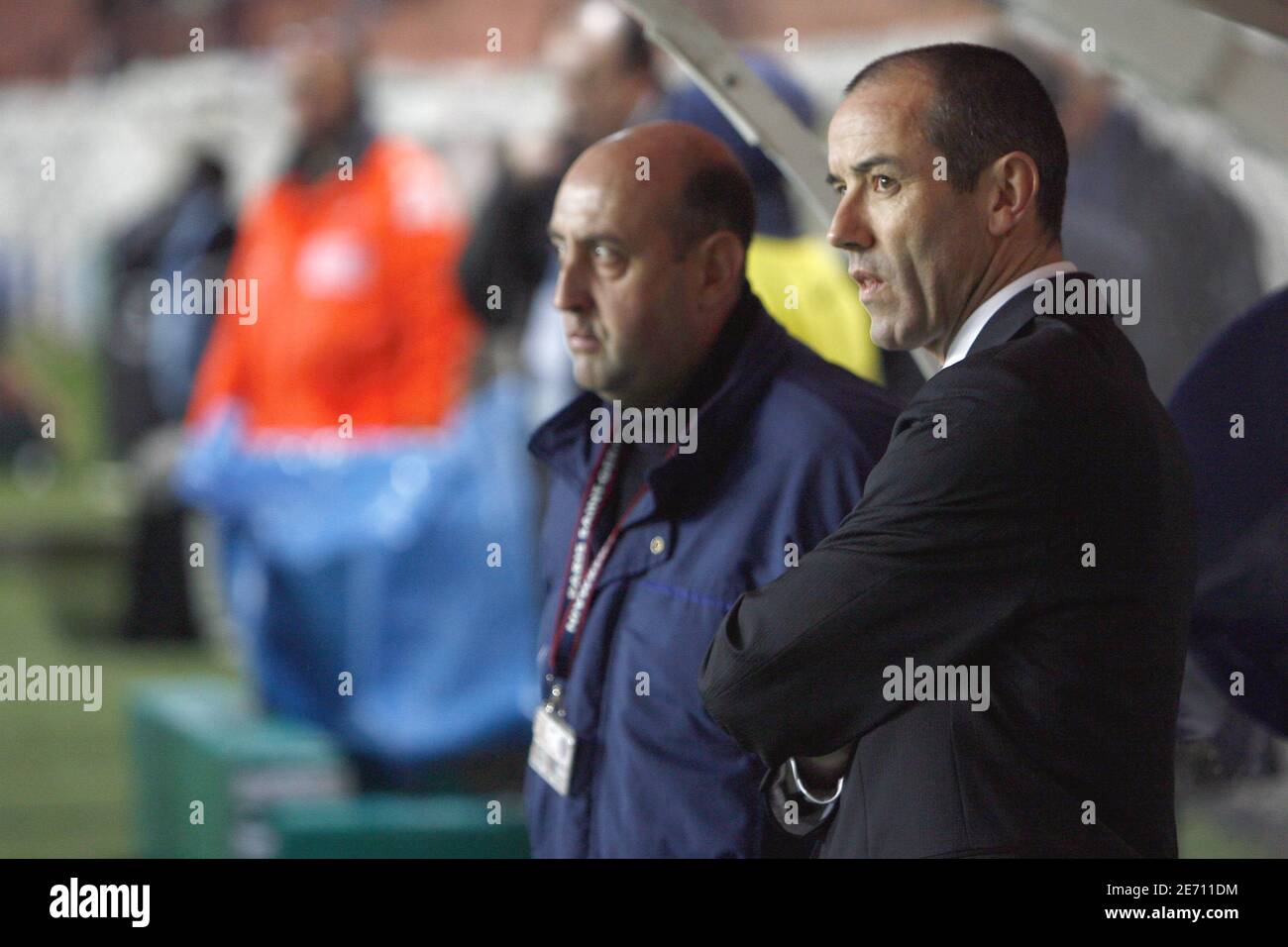 Le Manager du PSG Paul le Guen pendant le match le match de football de la première ligue française Paris-Saint-Germain contre le FC Toulouse au Parc des Princes Stadium de Paris, France, le 17 janvier 2007. La correspondance s'est terminée par un tirage de 0-0. Photo de Christian Liewig/ABACAPRESS.COM Banque D'Images