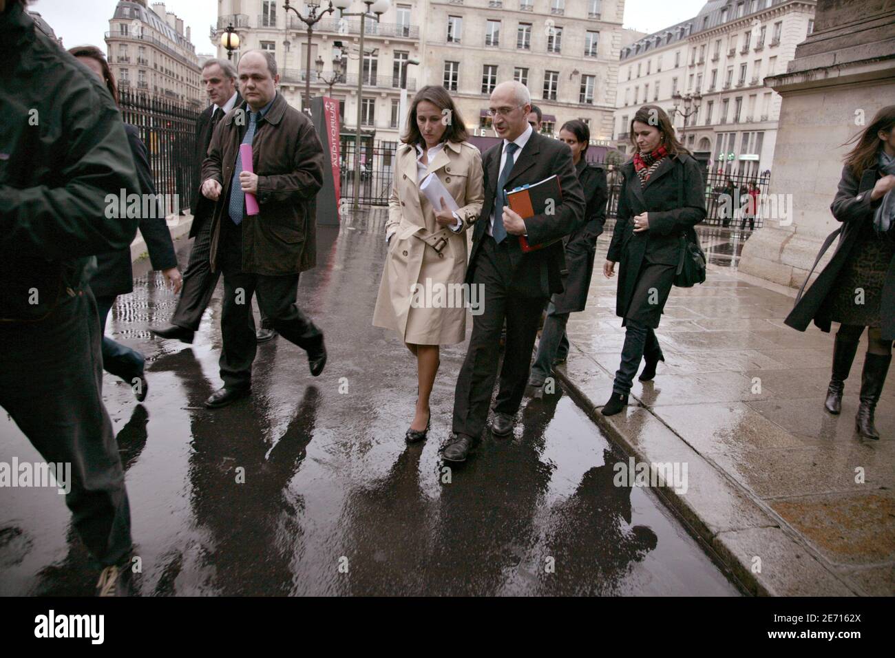 Candidat socialiste français aux élections présidentielles de 2007 Segolene Royal participe à une réunion organisée par la Conférence permanente de la coordination associative (CPCA), une organisation non gouvernementale réunissant des partenaires sociaux qui s'est tenue au Palais Brongniart à Paris, en France, le 20 janvier 2007. Photo par Axelle de russe/ABACAPRESS.COM Banque D'Images