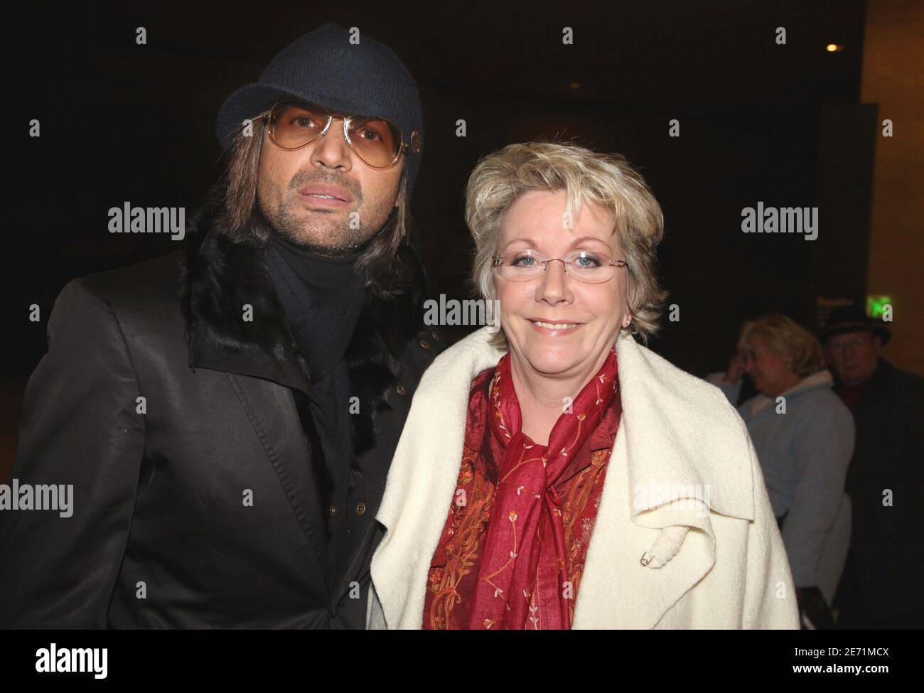 Omar Harfouch et Françoise Laborde assistent à la présentation de la collection de vêtements pour hommes Francesco Smalto automne-hiver 2007-2008 à Paris, en France, le 29 janvier 2007. Photo de Denis Guignebourg/ABACAPRESS.COM Banque D'Images