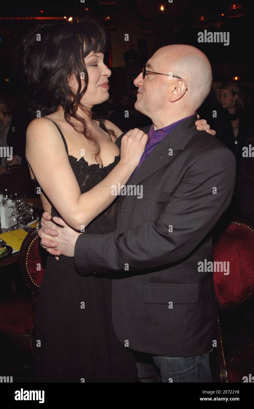 Le réalisateur Isabelle Mergault et l'acteur Michel blanc se posent ensemble lorsqu'ils assistent à la 14e édition annuelle des Trophees le film Francais, qui s'est tenue au Mandala Ray club à Paris, en France, le 6 février 2007. Photo de Nicolas Khayat/ABACAPRESS.COM Banque D'Images