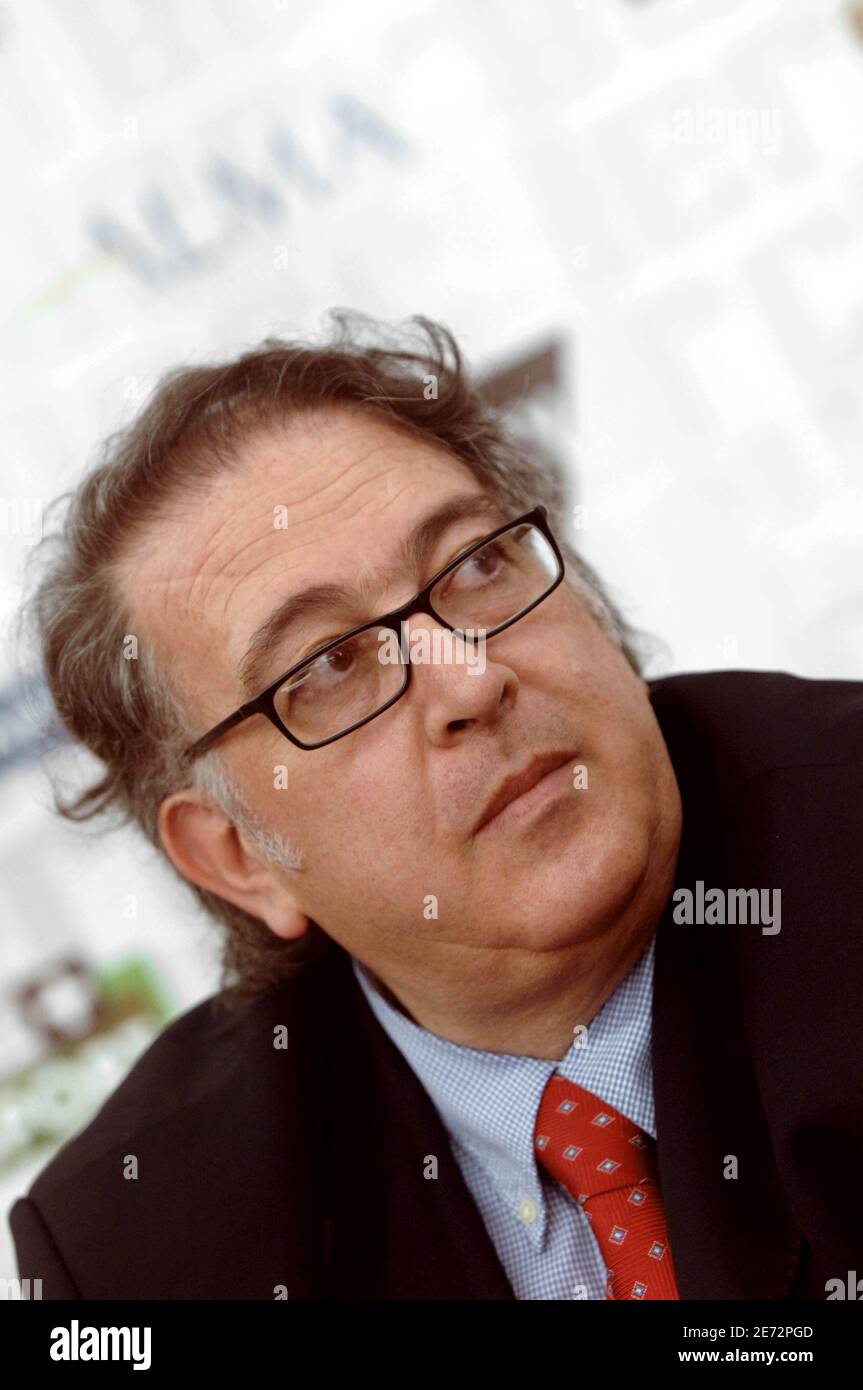 Bernard Amsallem, président de la Fédération française de piste et de terrain, lors de la conférence de presse de Seat Athletics au stade de Bercy à Paris, France, le 21 février 2007. Photo de Stéphane Kempinaire/Cameleon/ABACAPRESS.COM Banque D'Images