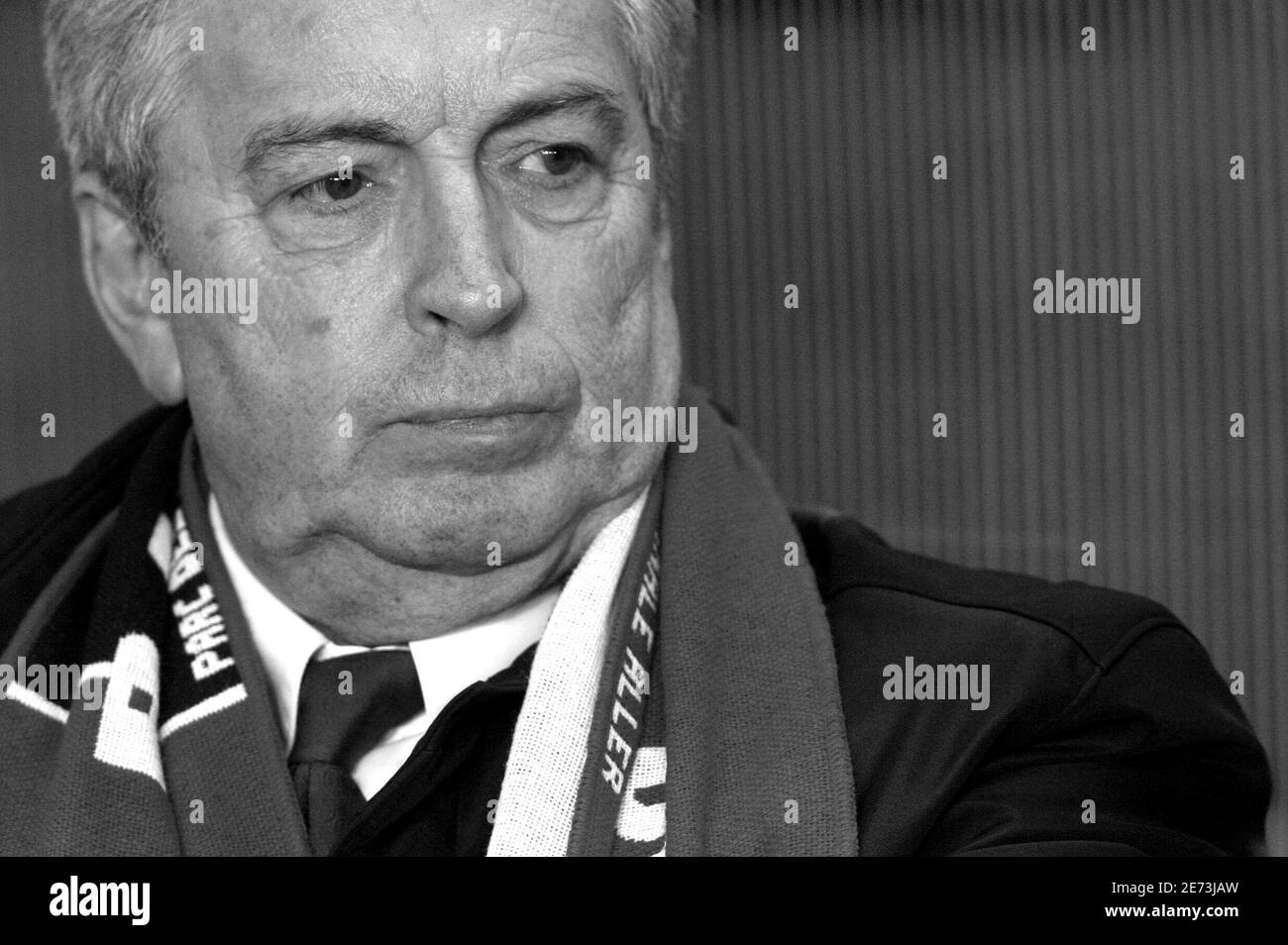 Alain Cayzac, président du PSG, lors de la coupe UEFA deuxième tour d'éliminatoires match de football de première jambe PSG vs Benfica, au stade du Parc des Princes à Paris, en France, le 8 mars 2007. PSG a gagné 2-1. Photo de Mehdi Taamallah/Cameleon/ABACAPRESS.COM Banque D'Images