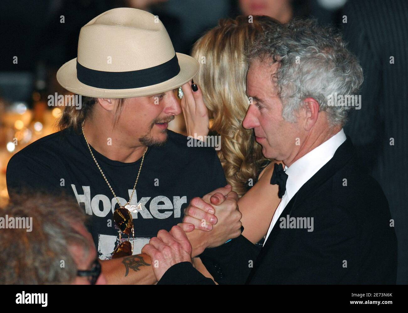 Le musicien Kid Rock et le joueur de tennis américain John McEnroe assistent à la 22e cérémonie annuelle d'initiation au Rock and Roll Hall of Fame, qui s'est tenue le 12 mars 2007 à l'hôtel Waldorf Astoria de New York City, NY, États-Unis. Photo de Gregorio Binuya/ABACAPRESS.COM Banque D'Images