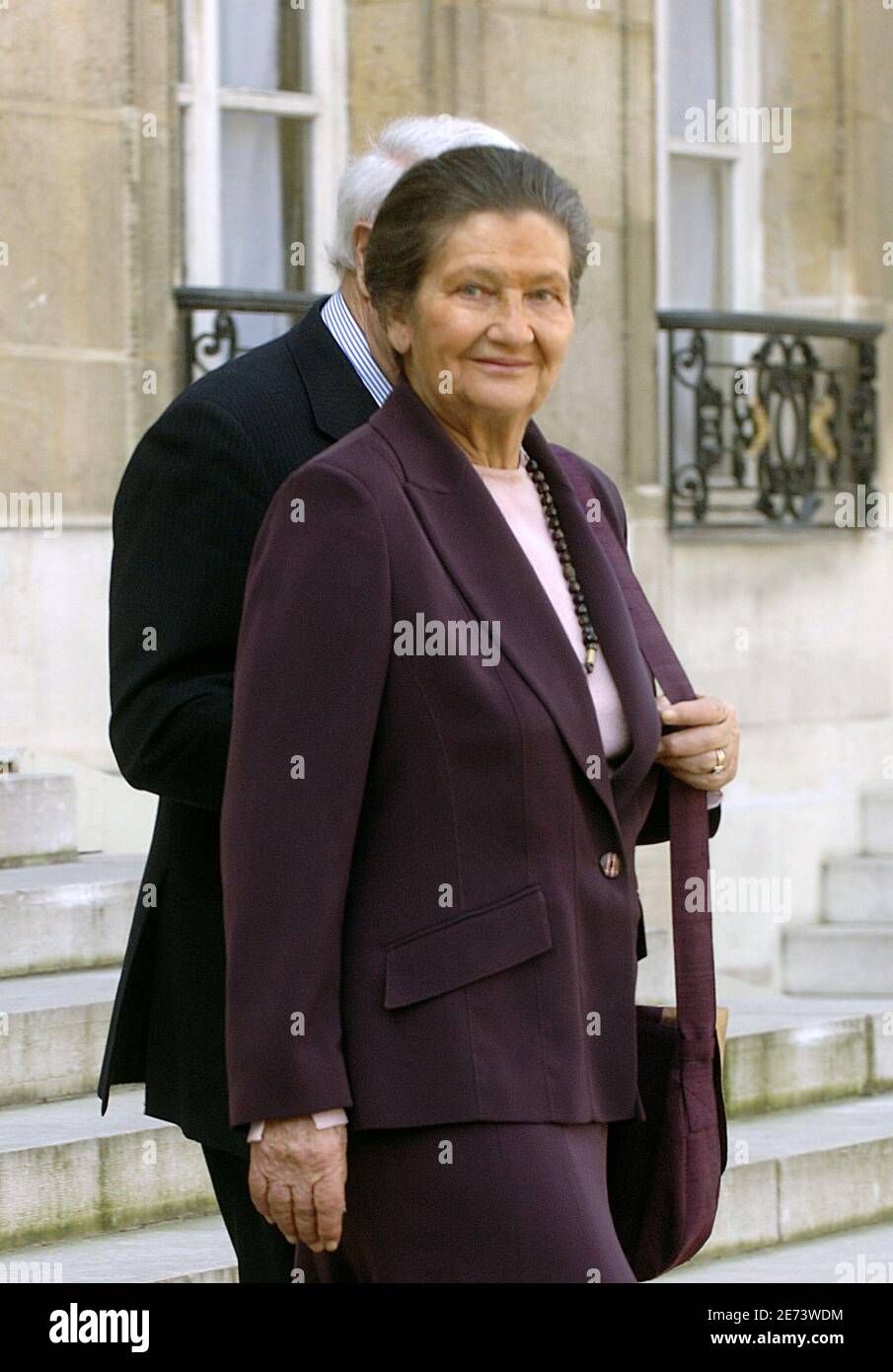 Simone Veil quitte l'Elysée après une cérémonie à Paris, France, le 16 mars 2007. Photo de Giancarlo Gorassini/ABACAPRESS.COM Banque D'Images