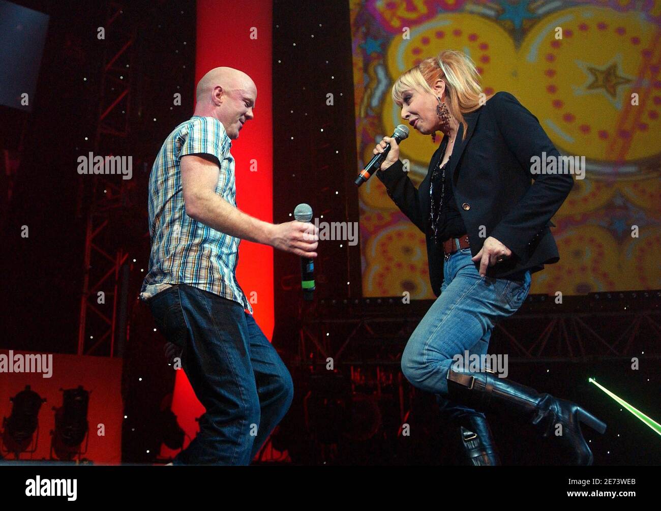 Rose Laurens et Jimmy Sommerville se sont produit au Zénith lors du RFM Party 80, à Paris, en France, le 15 mars 2007. Photo de Giancarlo Gorassini/ABACAPRESS.COM Banque D'Images