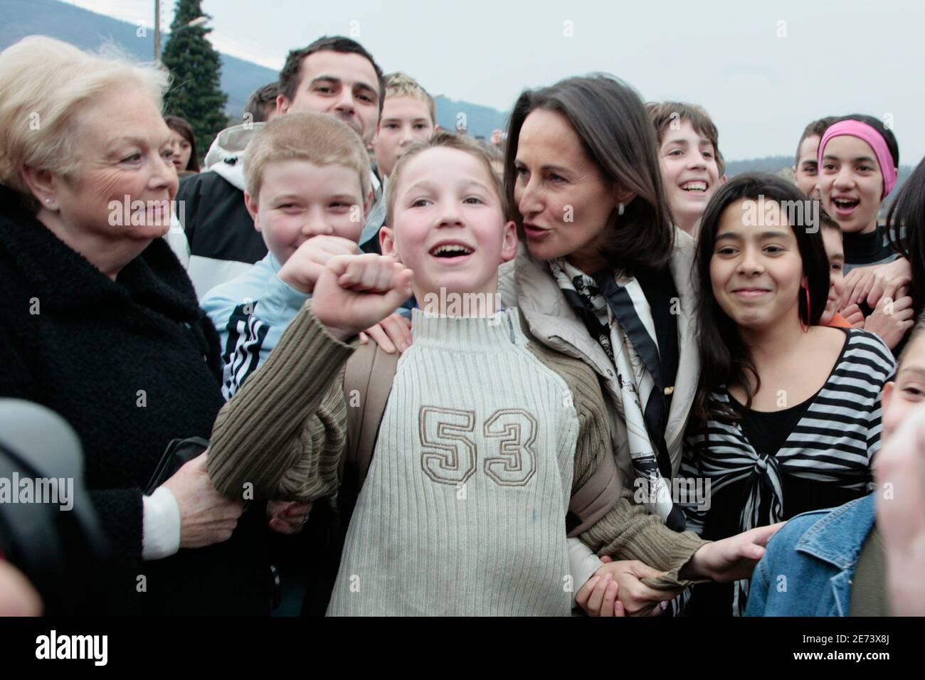 Le candidat socialiste à la présidence Segolene Royal fait campagne à Revin, dans le nord de la France, le 16 mars 2007. Photo par Axelle de russe/ABACAPRESS.COM Banque D'Images