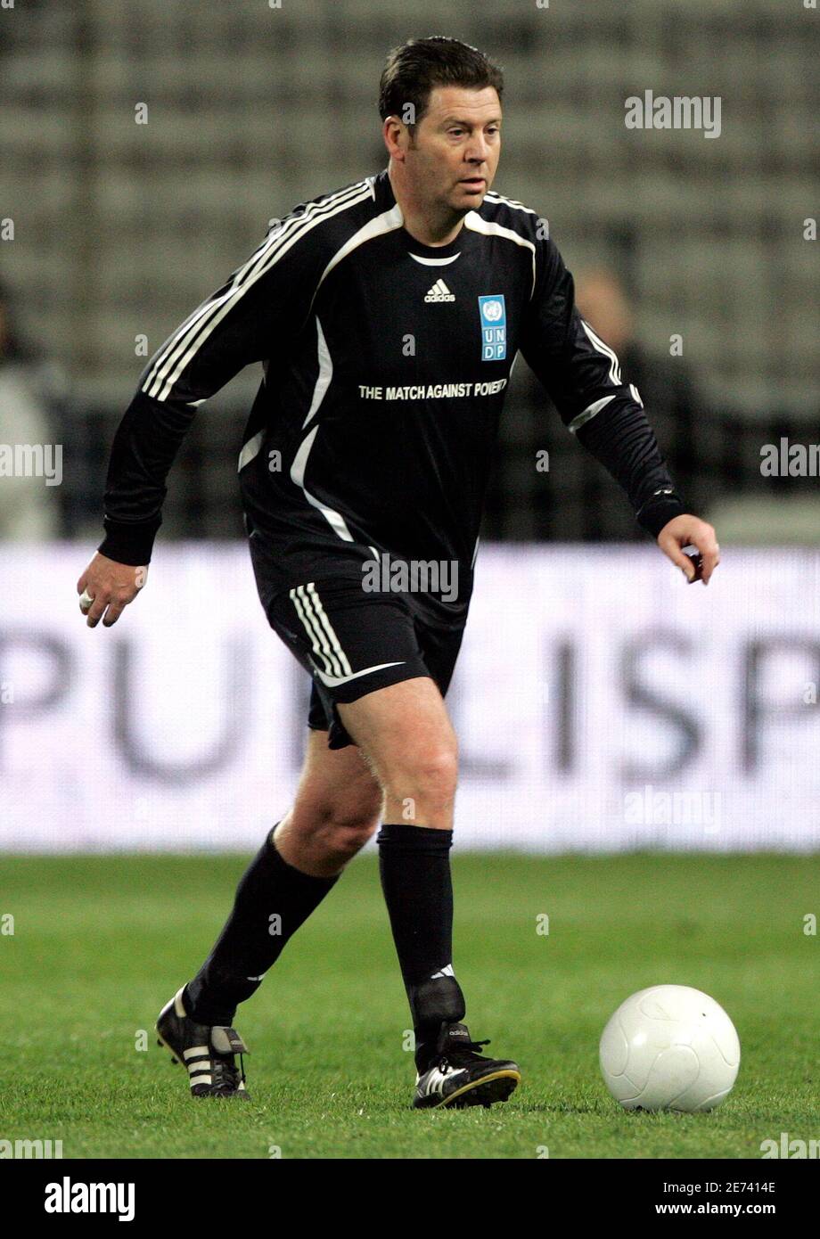 Chris se dandina lors du match de football caritatif du Programme des Nations Unies pour le développement au stade Velodrome de Marseille, France, le 19 mars 2007. Le match contre la pauvreté vise à lever des fonds pour lutter contre la pauvreté. Photo de Mehdi Taamallah/Cameleon/ABACAPRESS.COM Banque D'Images