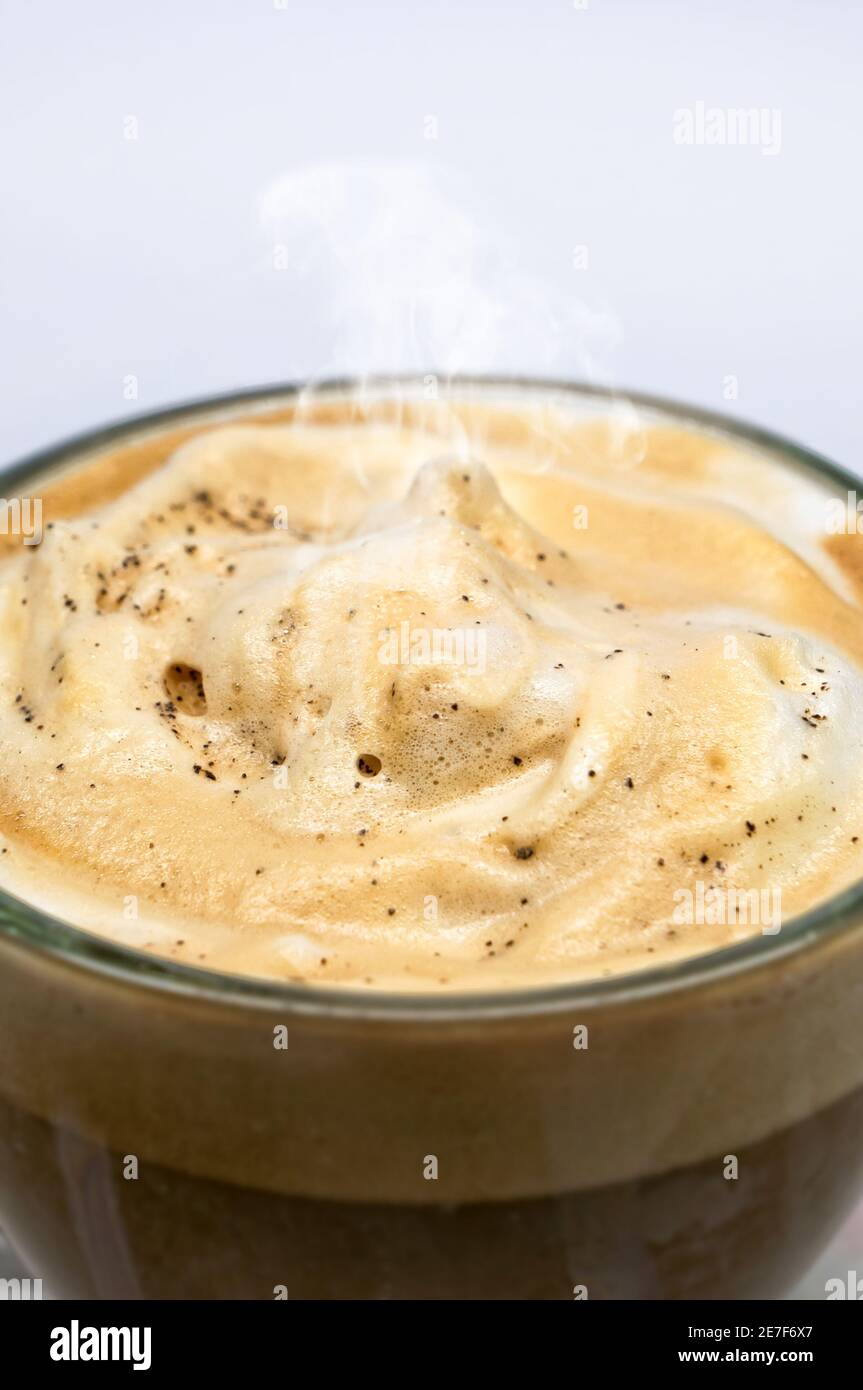 Tasse à cappuccino fumée Banque D'Images Tasse à cappuccino fumée Banque D'Images