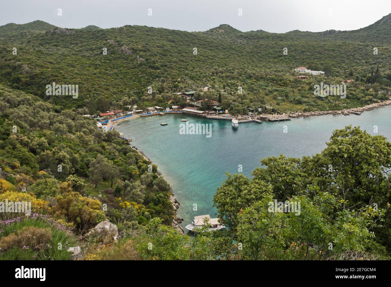 Jolie baie et plage, située sur une voie lycienne à Saba dans les sites anciens site archéologique, près de Kas, Turquie Banque D'Images