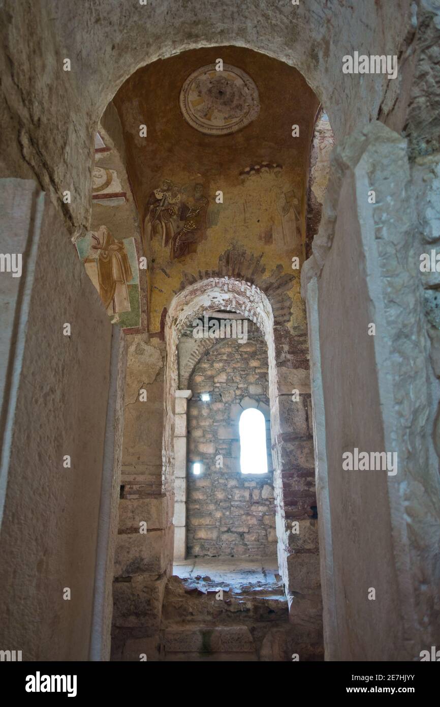 Détails architecturaux à l'intérieur de l'église Saint-Nicolas à Myra, lieu où Saint-Nicolas est mort et s'est entorché en Turquie Banque D'Images