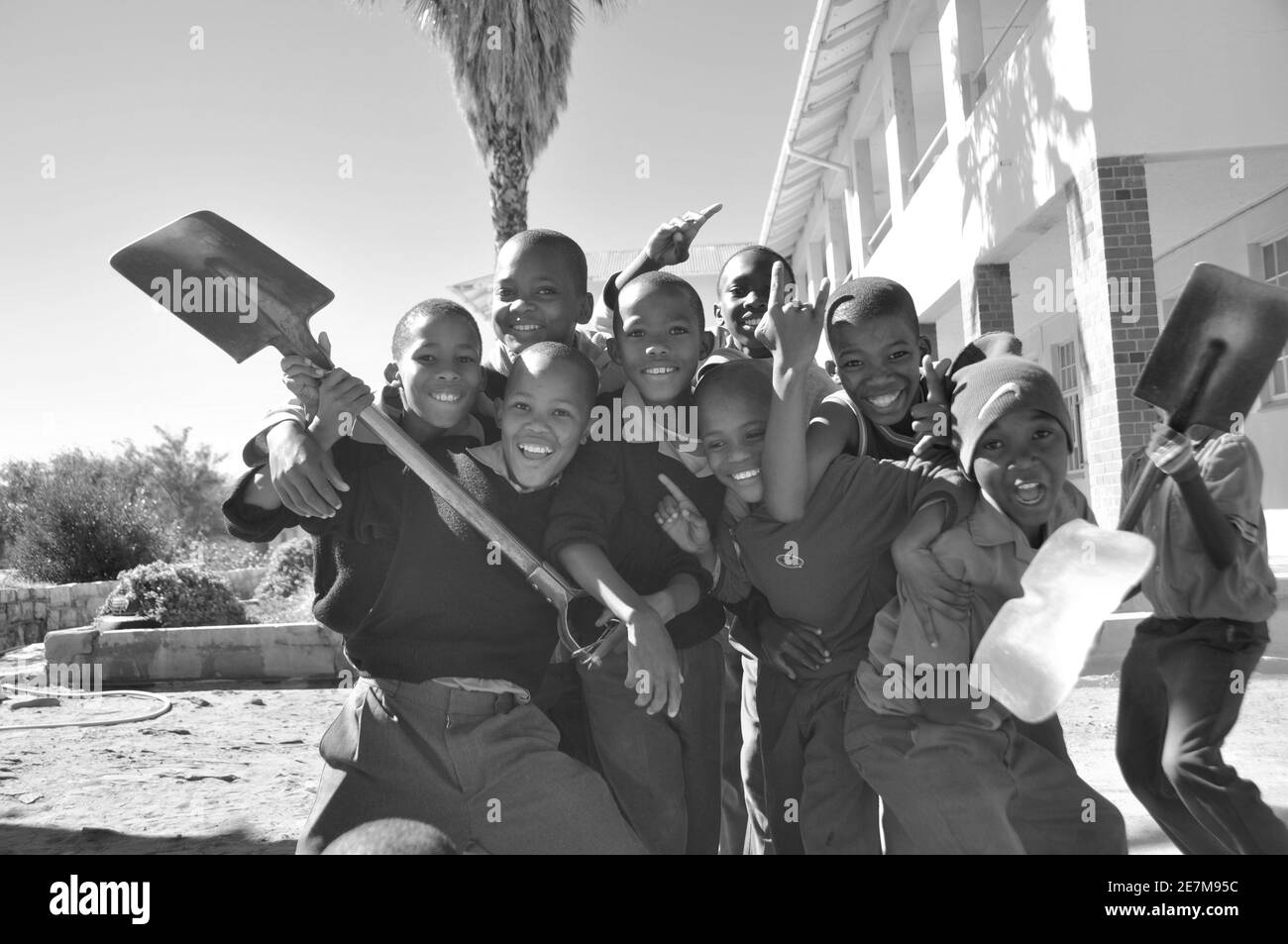 Namibie : l'école pour les enfants, qui ont perdu leurs parents à cause du VIH dans la région de Maltahöhe jouent bull2kill records Banque D'Images