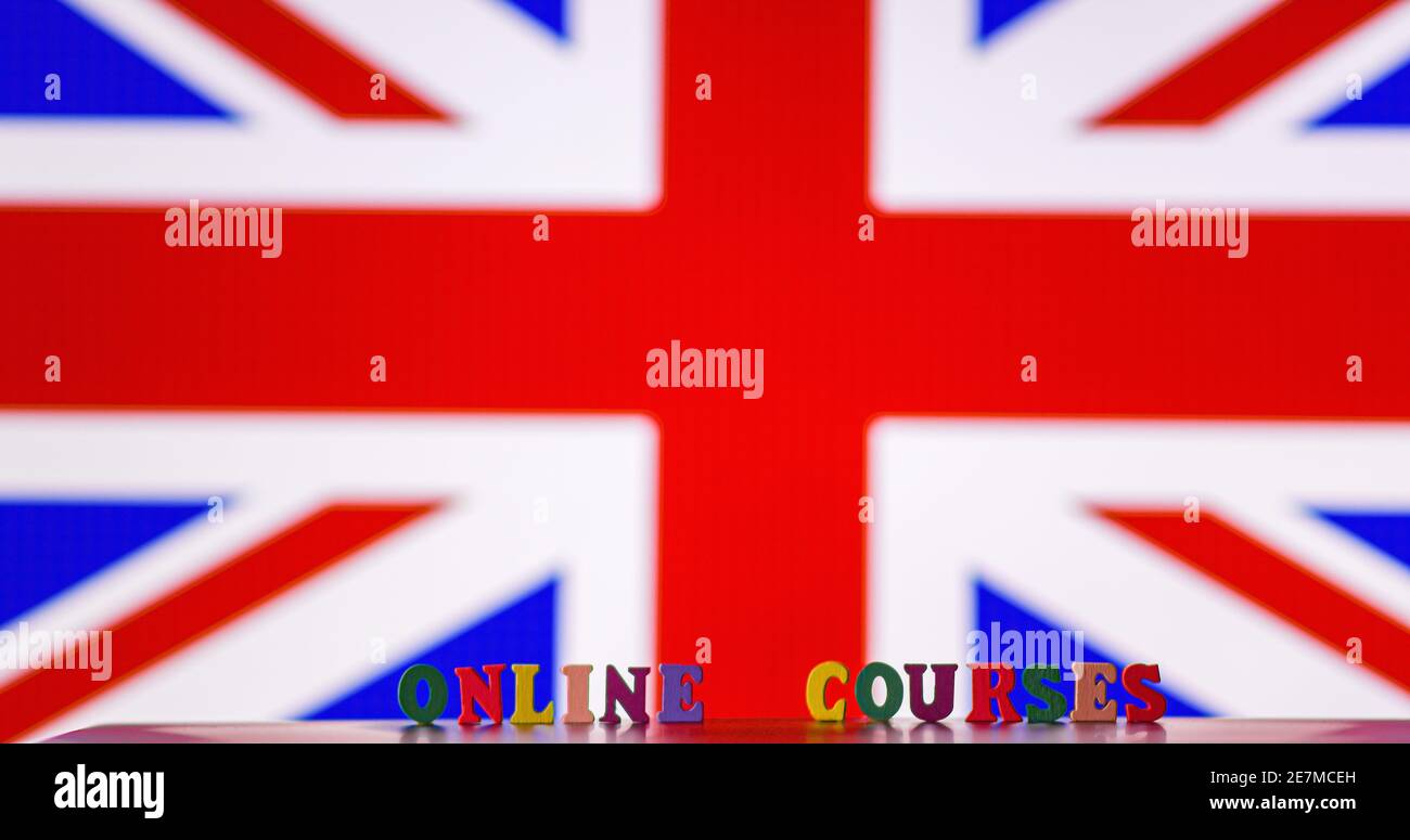 Apprenez à parler anglais. Cours de langue en ligne. L'inscription cours en ligne sur le fond du drapeau de l'Angleterre, Grande-Bretagne. Banque D'Images