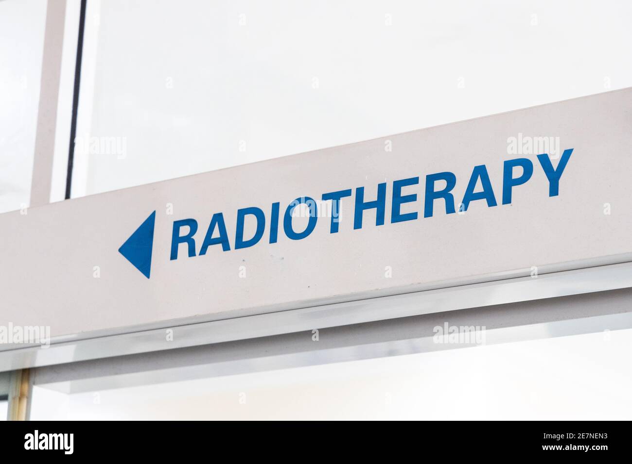 Signalisation de la direction des mots de radiothérapie dans l'hôpital pour le traitement du cancer Banque D'Images