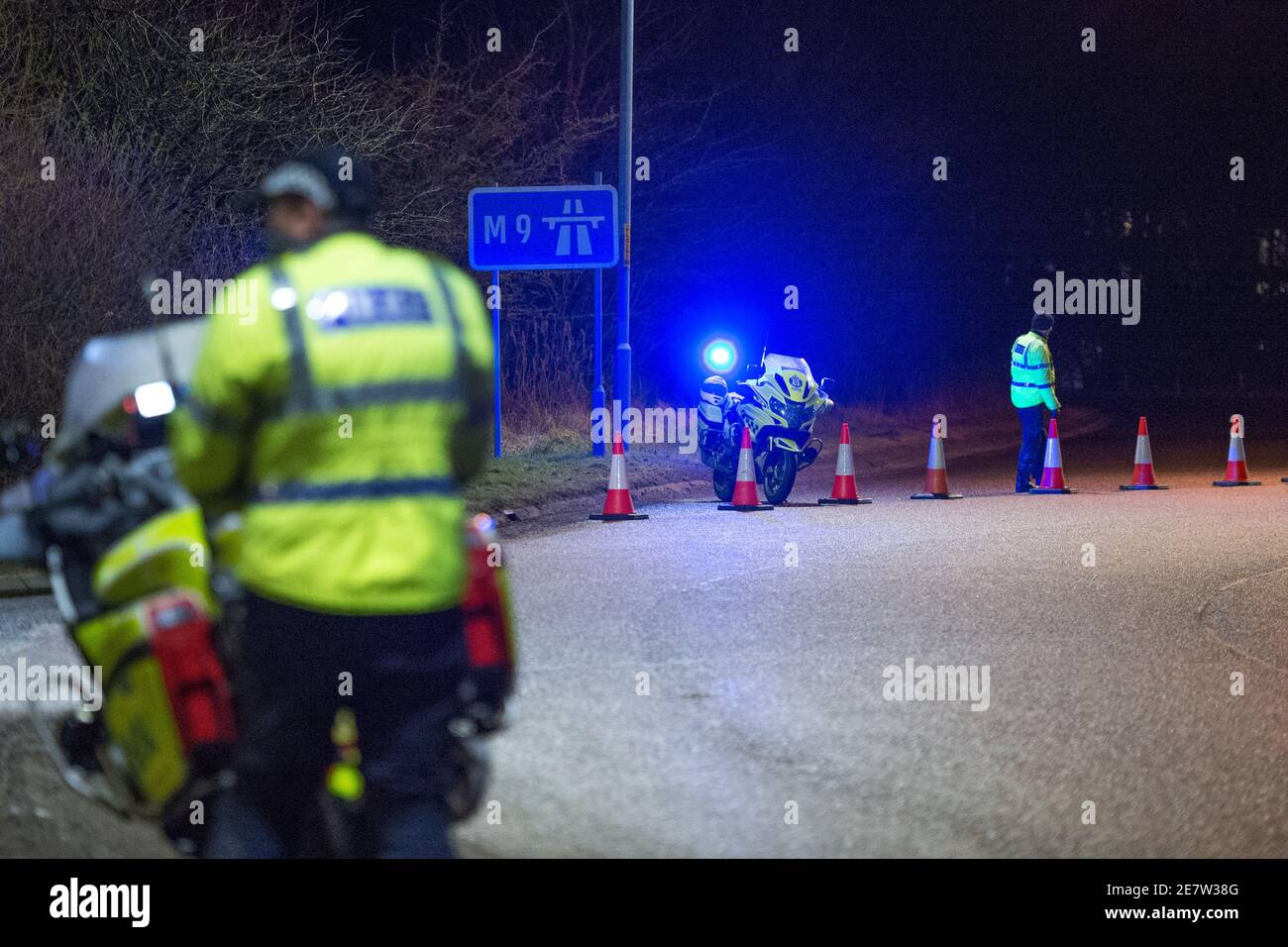 Stirling, Écosse, Royaume-Uni. 30 janvier 2021. Photo : l'autoroute M9 a été verrouillée entre les jonctions 9 et 11 en raison d'un incident de police en cours. Aucun autre fait n'a été mis en lumière actuellement. Crédit : Colin Fisher/Alay Live News Banque D'Images