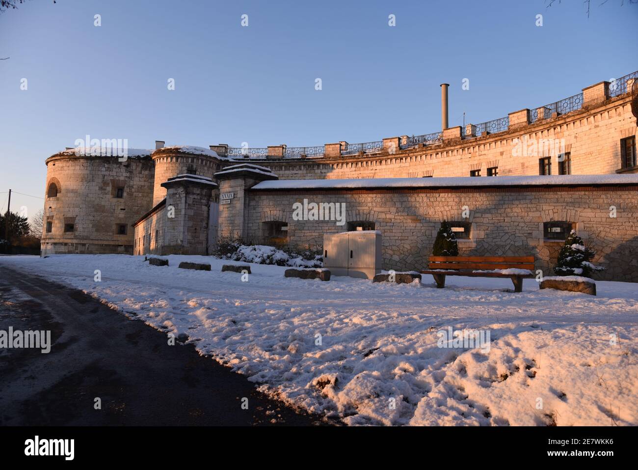 Fort Albeck pendant l'heure d'or entouré de neige Banque D'Images