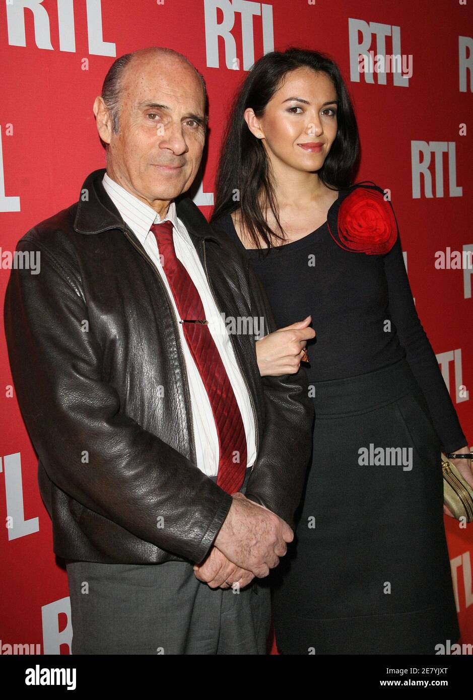 Guy Marchand et son épouse arrivent à la fête de la radio française RTL