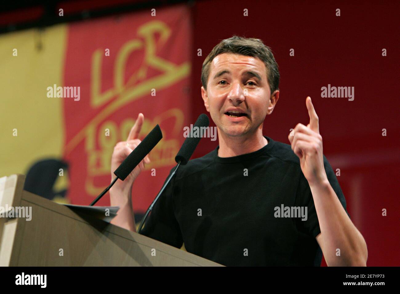 Olivier Besancenot durig, candidat à la présidentielle du LCR une réunion de campagne à Lille, au nord de la France, le 11 avril 2007. Photo de Mousse/ABACAPRESS.COM Banque D'Images