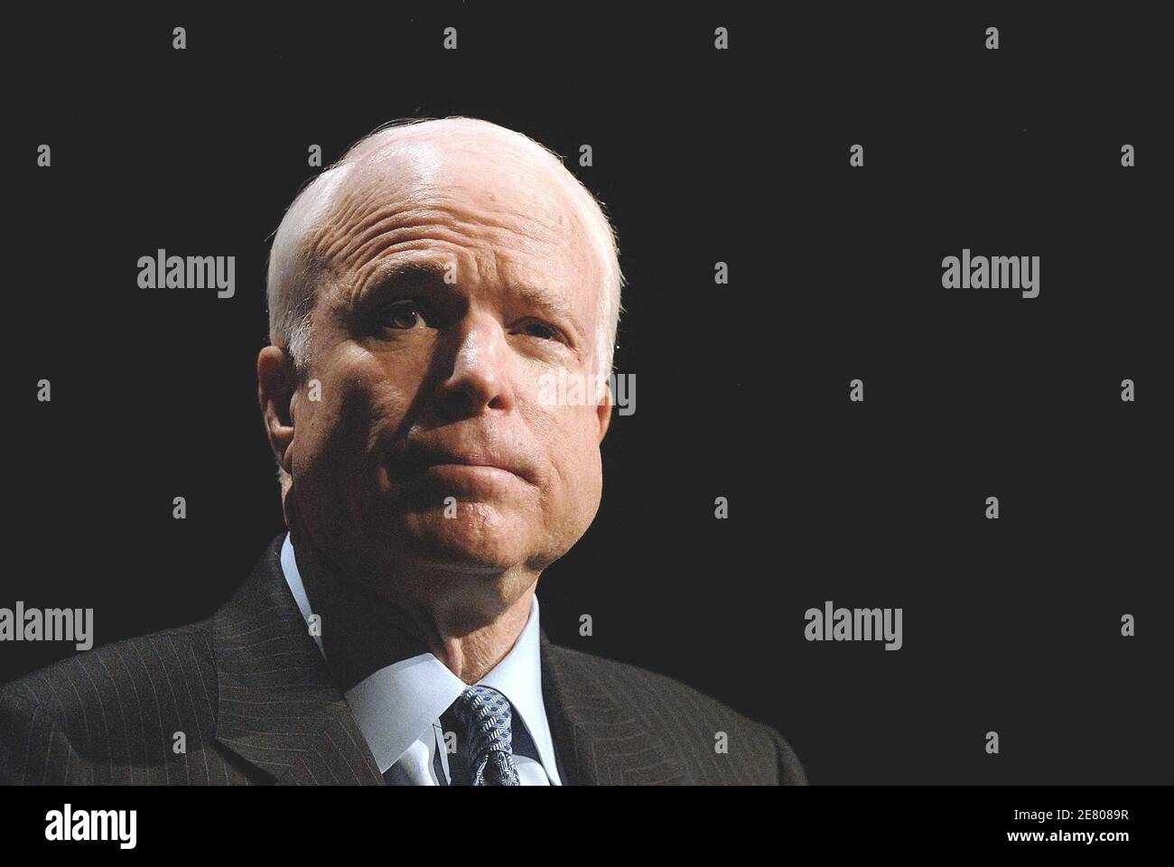 Le candidat républicain à la présidence, le sénateur John McCain (R-Arizona), prononce un discours sur la sécurité énergétique et l'environnement aux États-Unis le 23 avril 2007 à Washigton DC, aux États-Unis. Photo par Olivier Dlouliery/ABACAPRESS.COM Banque D'Images