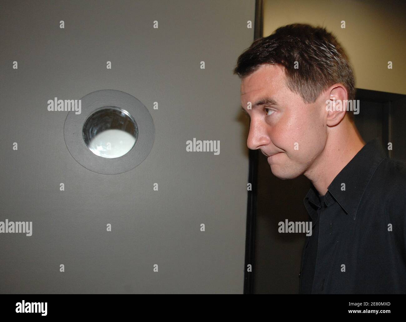 Olivier Besancenot assiste à la diffusion du soir de l'élection de la télévision française pour le deuxième tour de la course présidentielle française, à Paris, le 6 mai 2007. Photo de Nicolas Khayat/ABACAPRESS.COM Banque D'Images