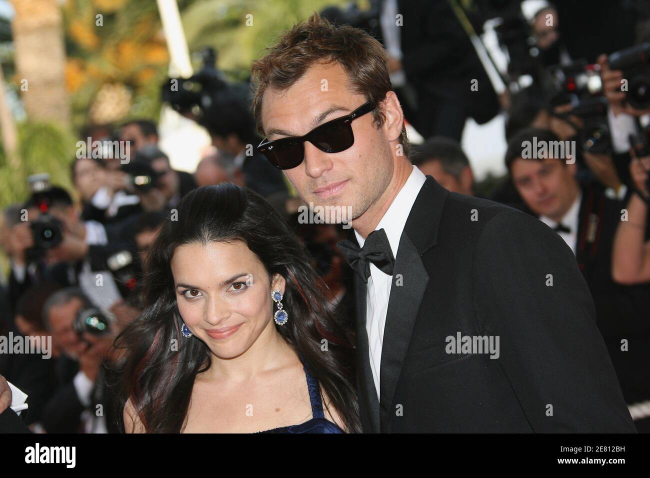Les membres du casting de l'acteur britannique Jude Law et Norah Jones arrivent à la projection du film de Wong Kar Wai 'My Blueberry Nights' présenté en compétition et inaugurent le 60ème Festival international du film de Cannes, France, le 16 mai 2007. Photo de Hahn-Nebinger-Orban/ABACAPRESS.COM Banque D'Images