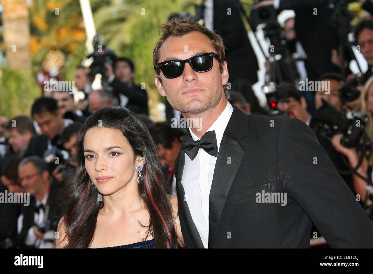 Les membres du casting de l'acteur britannique Jude Law et Norah Jones arrivent à la projection du film de Wong Kar Wai 'My Blueberry Nights' présenté en compétition et inaugurent le 60ème Festival international du film de Cannes, France, le 16 mai 2007. Photo de Hahn-Nebinger-Orban/ABACAPRESS.COM Banque D'Images