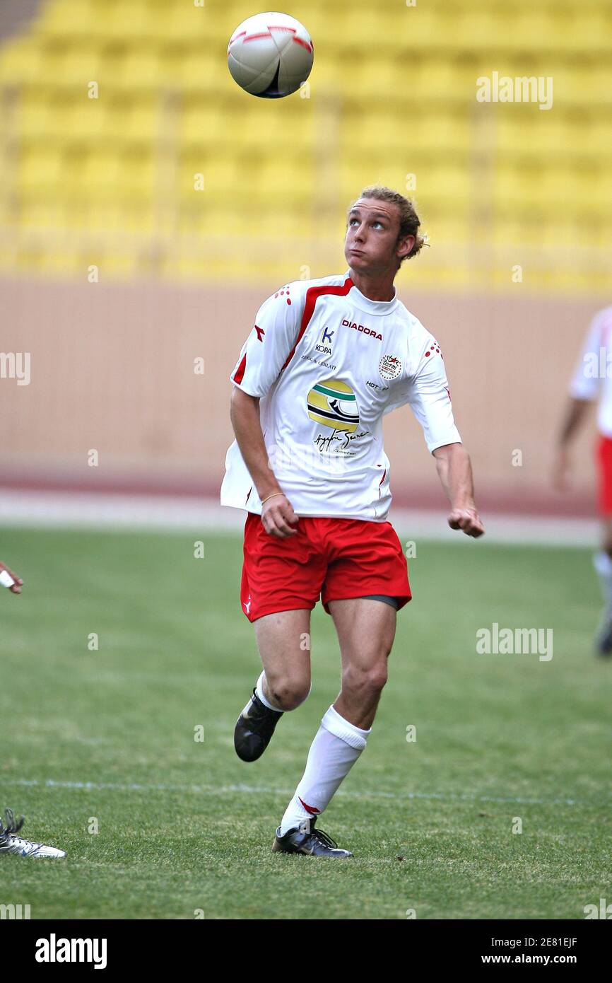 Le plus jeune fils de la princesse Caroline, Pierre Casiraghi, montre son talent avec une balle lors du match de football de Formule 1, qui s'est tenu au stade Louis II de Monaco, le 22 mai 2007. Photo de Hahn-Nebinger-Orban/ABACAPRESS.COM Banque D'Images