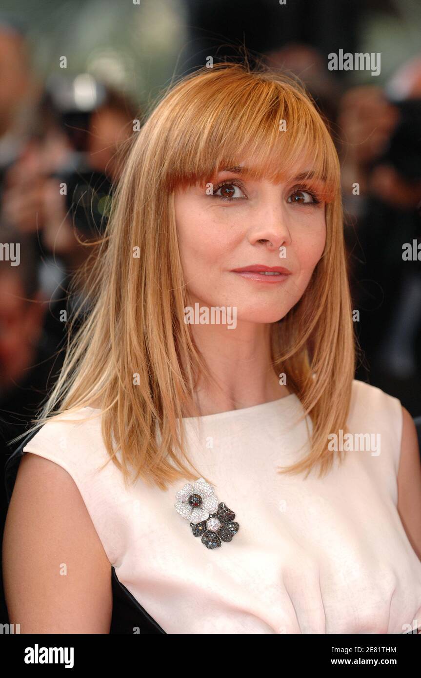 'L'actrice Clotilde Courau arrive pour la cérémonie de clôture du 60ème Festival international du film de Cannes et le film du réalisateur canadien Denys Arcand ''âge des Tenebres'' (l'âge de l'ignorance) au Palais des Festivals à Cannes, dans le sud de la France, le 27 mai 2007. Photo de Hahn-Nebinger-Orban/ABACAPRESS.COM' Banque D'Images