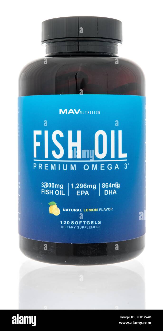 Winneconne, WI -12 janvier 2021: Un paquet de mav nutrition huile de poisson supplément sur un fond isolé. Banque D'Images