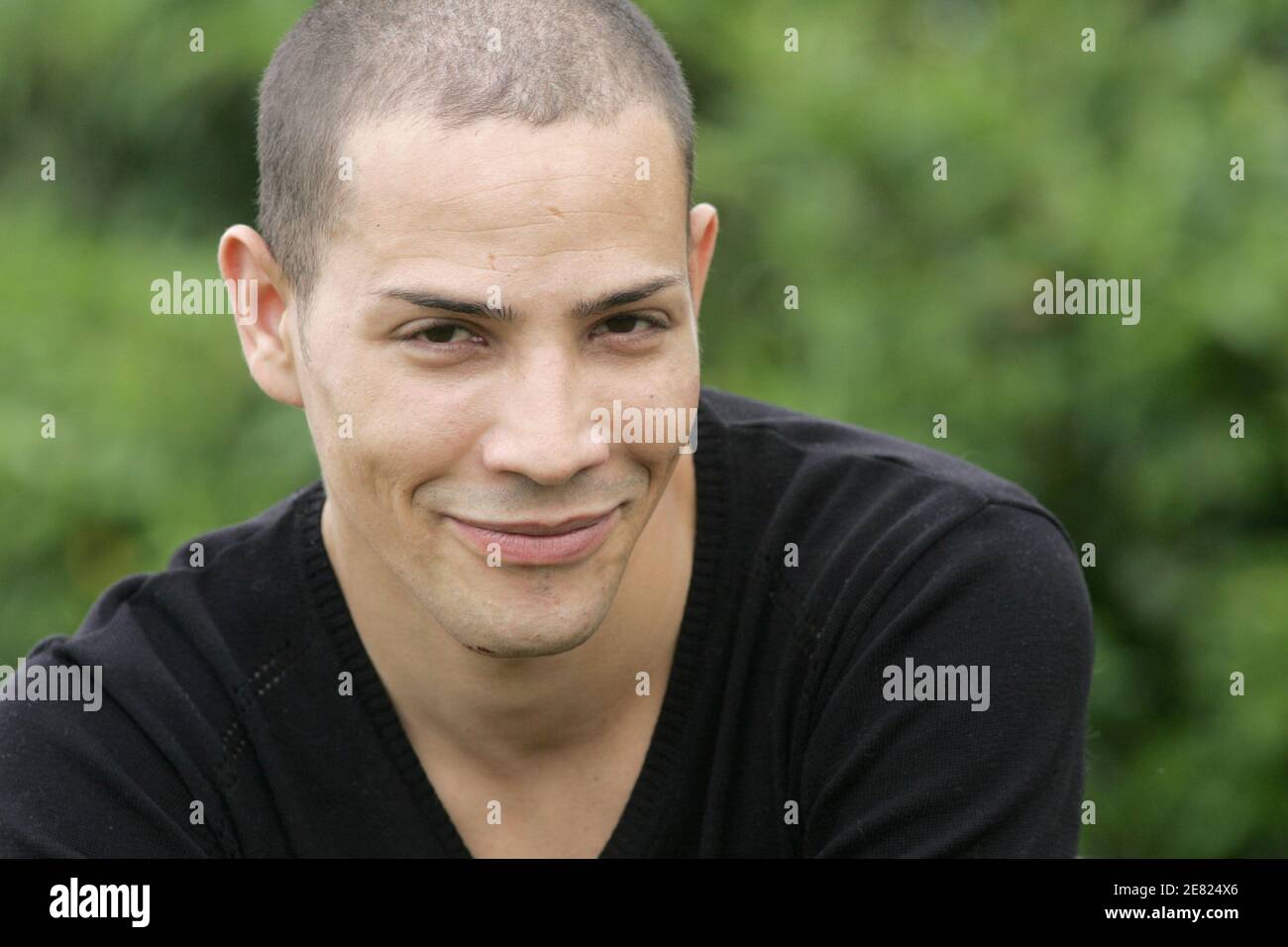 Steevy Boulay Pose Pendant Le e Anniversaire Du Futuroscope A Poitiers En France Le 2 Juin 07 Photo De Mousse Abacapress Com Photo Stock Alamy