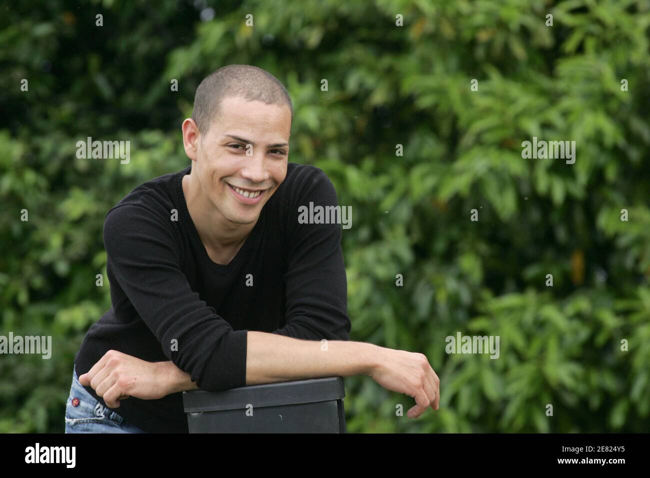 Steevy Boulay Pose Pendant Le e Anniversaire Du Futuroscope A Poitiers En France Le 2 Juin 07 Photo De Mousse Abacapress Com Photo Stock Alamy