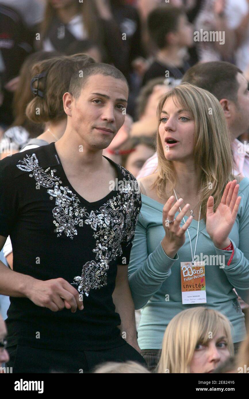Steevy Boulay Et Carine Bissirier Mlle Poitou Charente Assistent Au e Anniversaire Du Futuroscope A Poitiers France Le 2 Juin 07 Photo De Mousse Abacapress Com Photo Stock Alamy