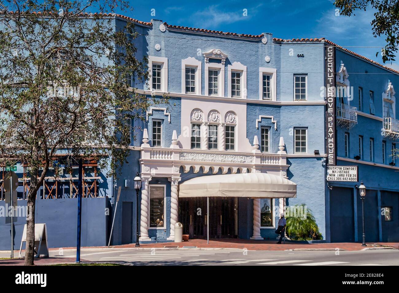 Le Coconut Grove Playhouse historique, maintenant fermé, à Miami, en Floride. Banque D'Images