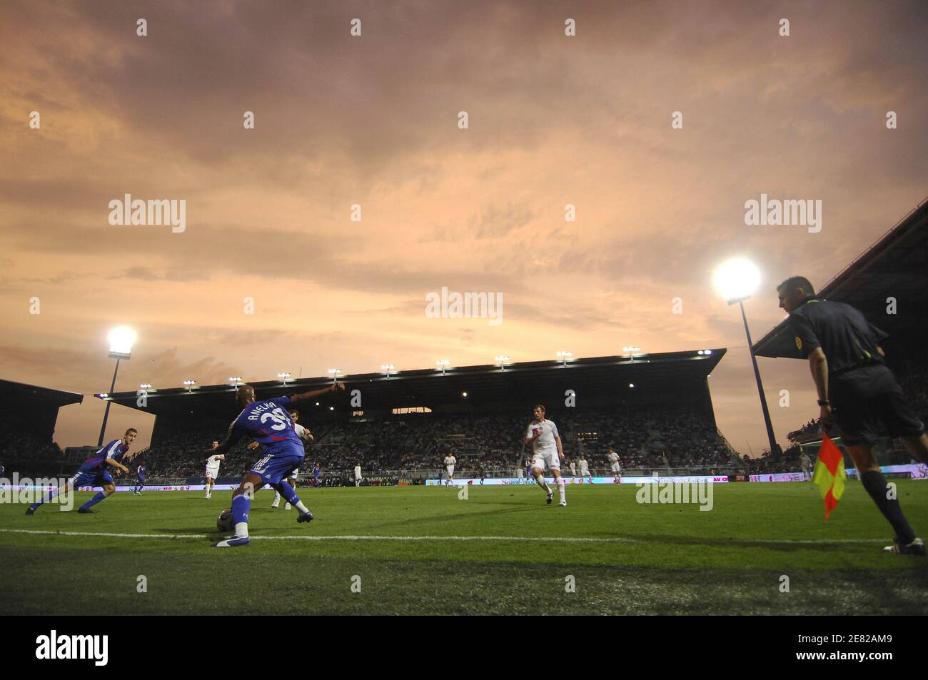 Atmosphère pendant le match de qualification Euro 2008 France contre Géorgie au stade de l'Abbe Deschamps à Auxerre, France, le 6 juin 2007. La France a gagné 1-0. Photo de Nicolas Gouhier/Cameleon/ABACAPRESS.COM Banque D'Images