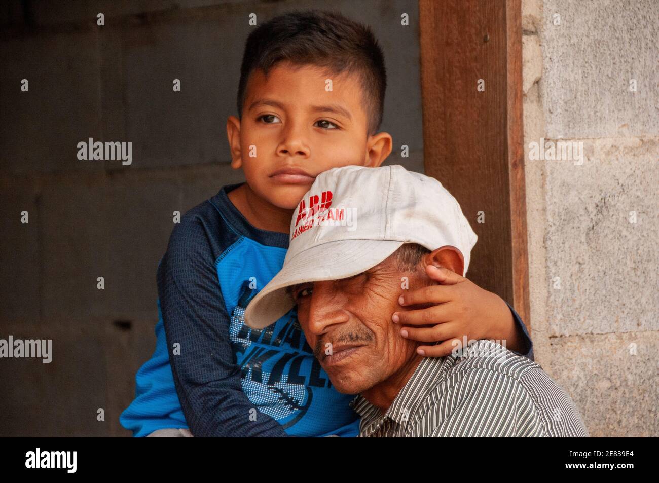 Jeune garçon en Amérique centrale pays du tiers monde - pauvreté Banque D'Images