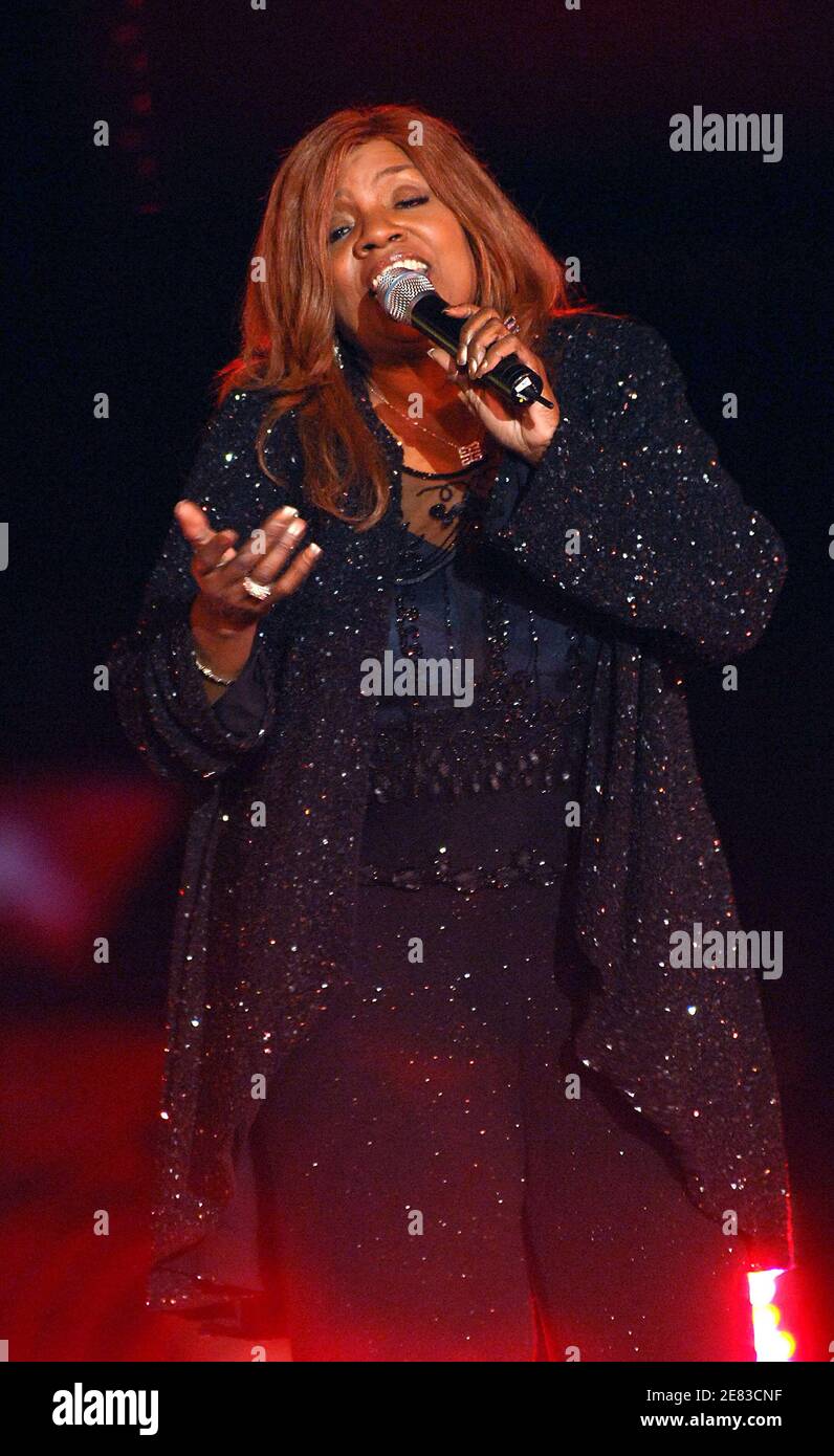 LA chanteuse AMÉRICAINE Gloria Gaynor se produit en direct à Disneyland Resort Paris à Marne-la-Vallée, près de Paris, le 29 juin 2007. Photo de Christophe Guibbbaud/ABACAPRESS.COM Banque D'Images