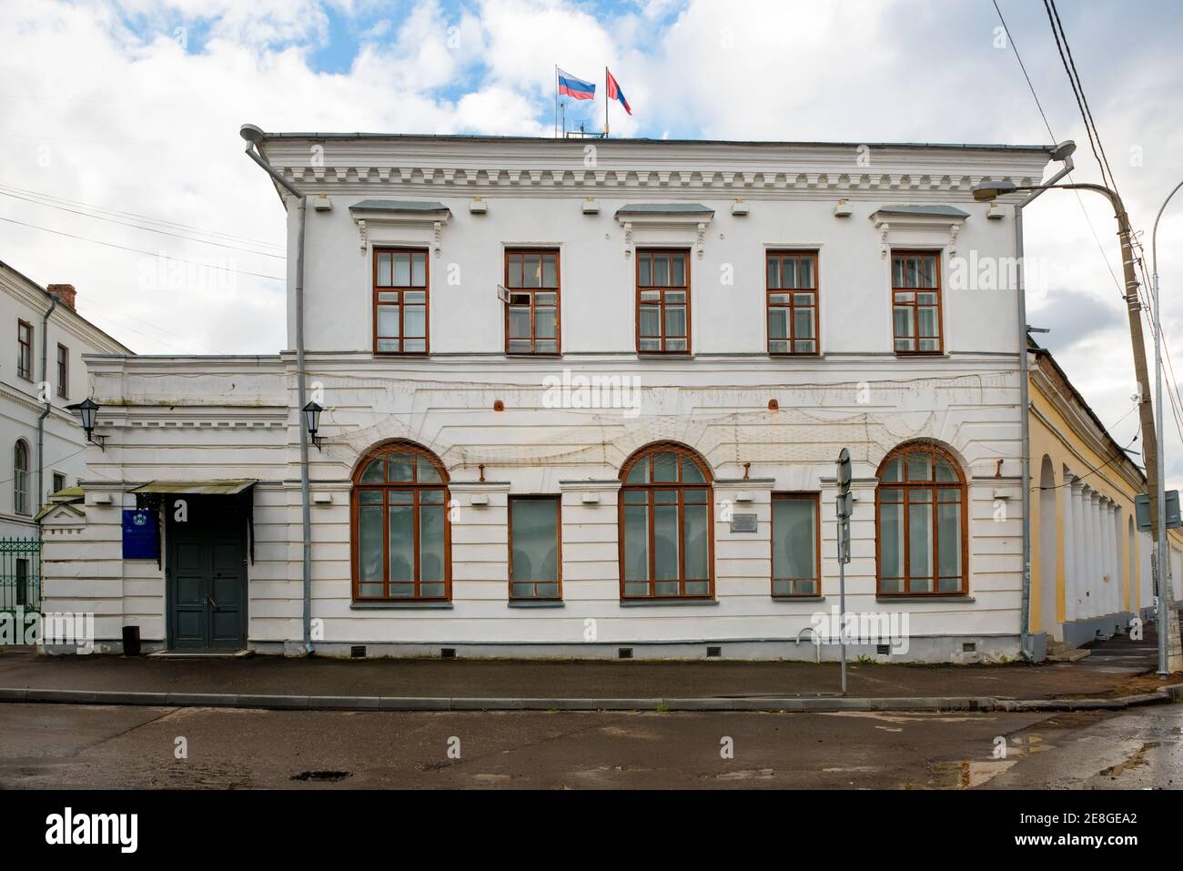 Vue sur le bâtiment de la Douma régionale de Kostroma sur la place Sovetskaya, maison 2 dans la ville de Kostroma Banque D'Images