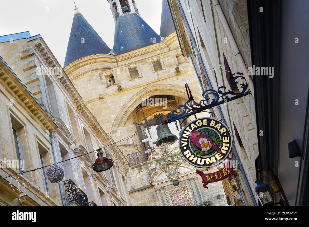 Bordeaux, France. Grosse cloche de Bordeaux. Centre-ville de Bordeaux. Vieille ville historique. Marche dans les rues de Bordeaux. Banque D'Images