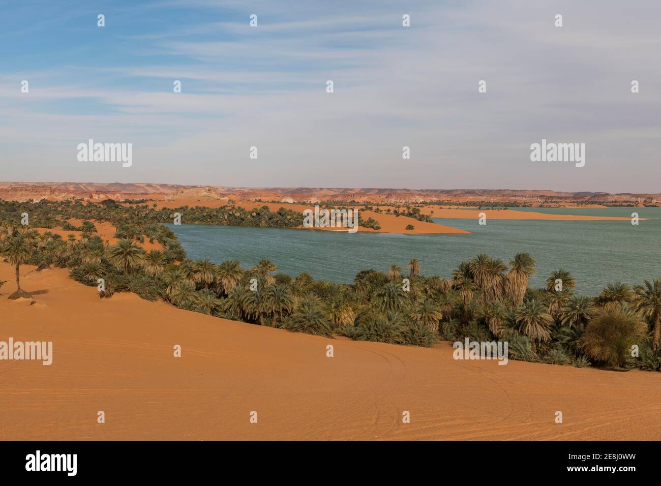 Vue sur la partie d'Ounianga kebir des lacs d'Ounianga, dans le nord du Tchad, en Afrique Banque D'Images