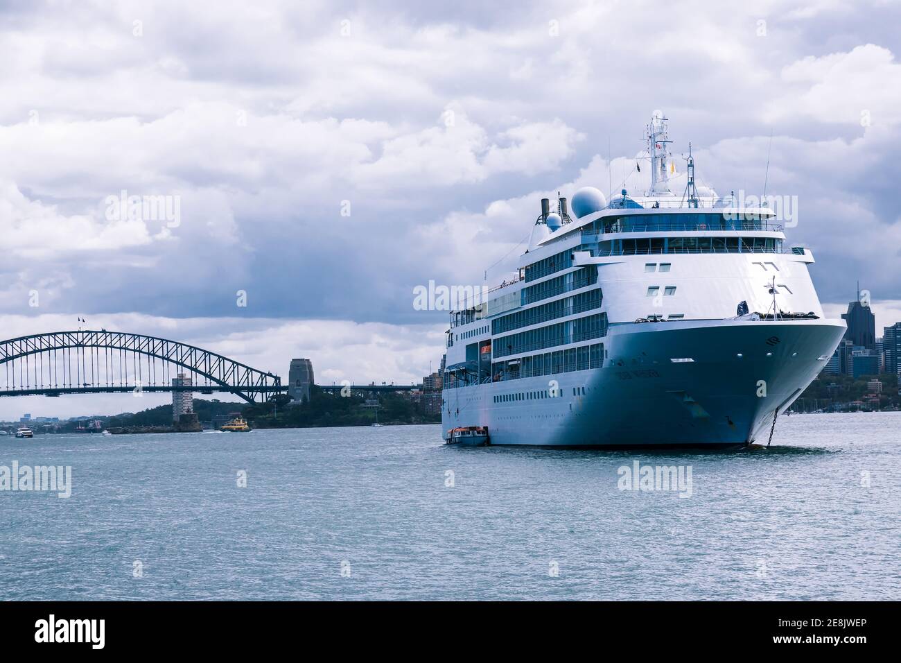 Navire de croisière Silver Whisper Nassau dans le port de Sydney au début de l'épidémie de coronavirus à Sydney, en Australie. Banque D'Images