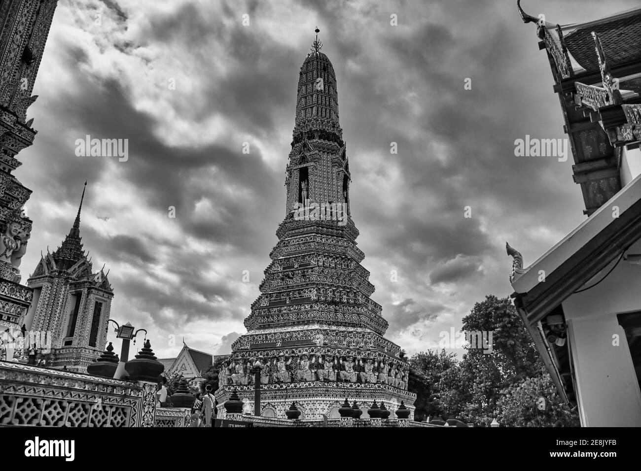 Bangkok, Thaïlande 08.20.2019 Temple de l'Aube, Wat Arun est un temple bouddhiste et tire son nom du dieu hindou Aruna souvent personnifié comme le radi Banque D'Images