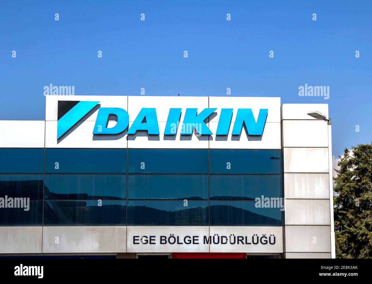 Izmir, Turquie : Daikin est une entreprise multinationale japonaise de  fabrication de climatisation dont le siège est à Osaka Photo Stock - Alamy