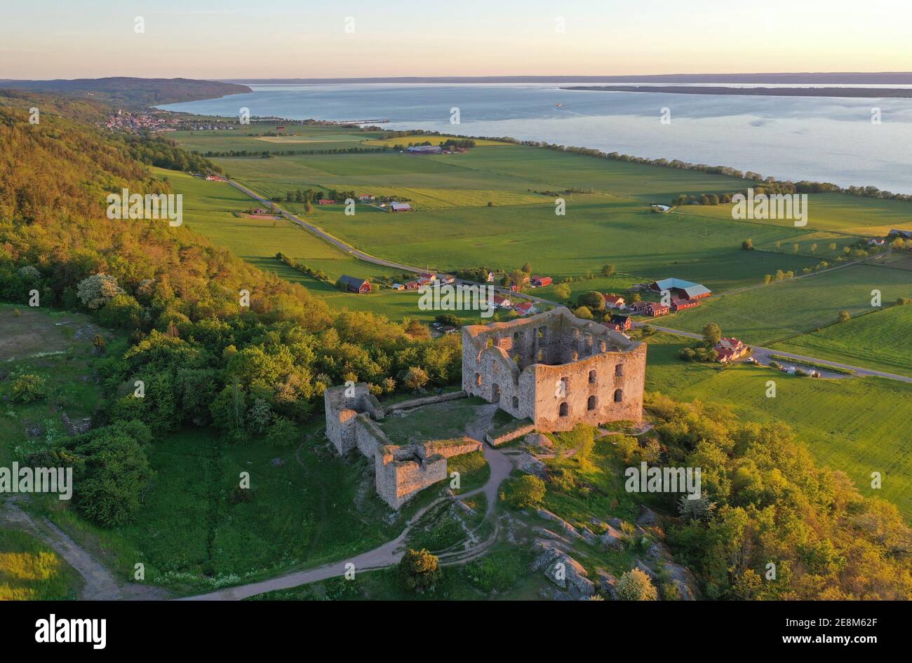 La vie quotidienne en ruine Brahehus. Brahehus est un ancien château, aujourd'hui ruine, à l'Europe de la route 4, à trois kilomètres au nord de Gränna. La ruine est situé à Gränna à Jönköping, Suède municipalité. Banque D'Images