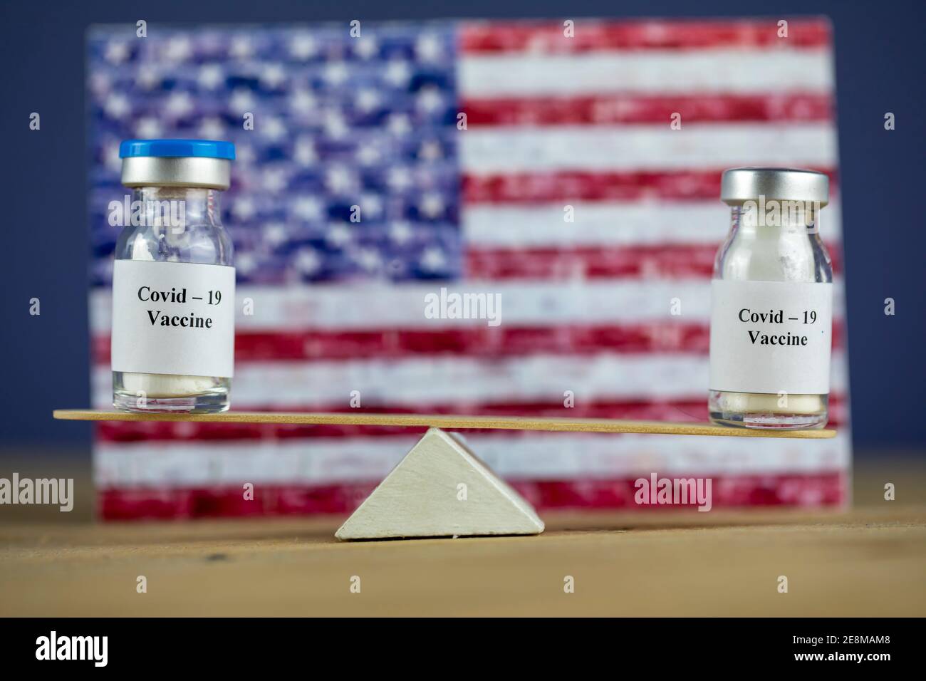 Le concept du drapeau américain et du choix du vaccin Banque D'Images