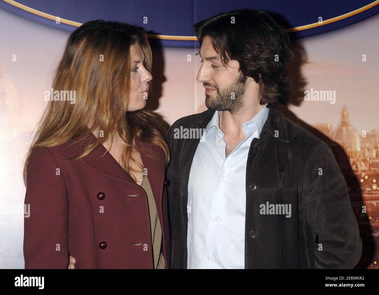 L'acteur français Frederic Difienthal et sa femme Gwendoline assistent à la première de 'Ratatouille' au théâtre Gaumont Marignan sur les champs-Elysées à Paris, le 30 juin 2007. Photo de Giancarlo Gorassini/ABACAPRESS.COM Banque D'Images