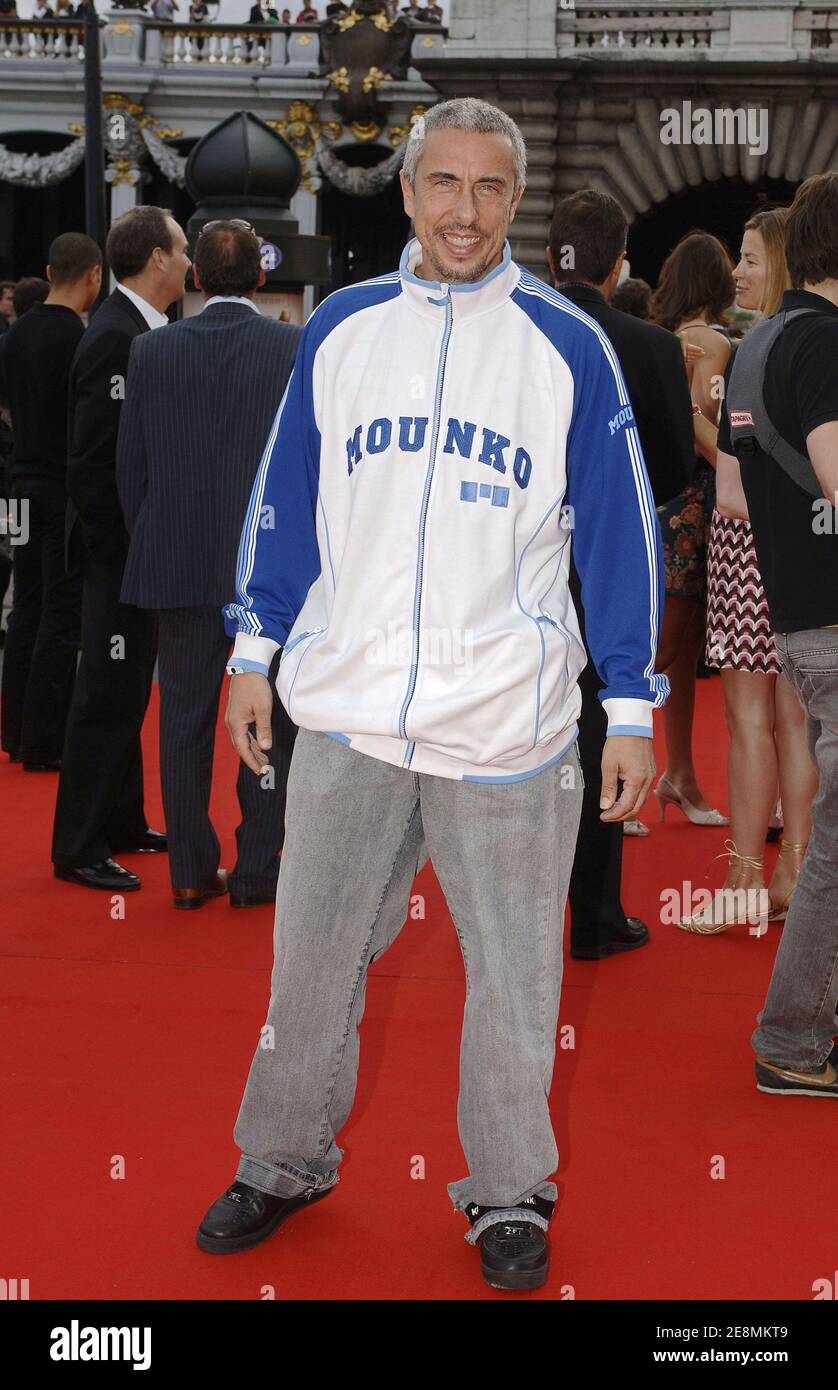 L'acteur français Bibi Naceri participe à la partie « Ratatouille » au Show case Club sur la Seine à Paris, le 30 juin 2007. Photo de Giancarlo Gorassini/ABACAPRESS.COM Banque D'Images